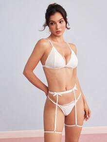 Elorette 女款蕾絲內衣套裝（無鋼圈內衣 + 丁字褲 + 附腿帶吊襪帶，3件套） - 白色 - 查看 7