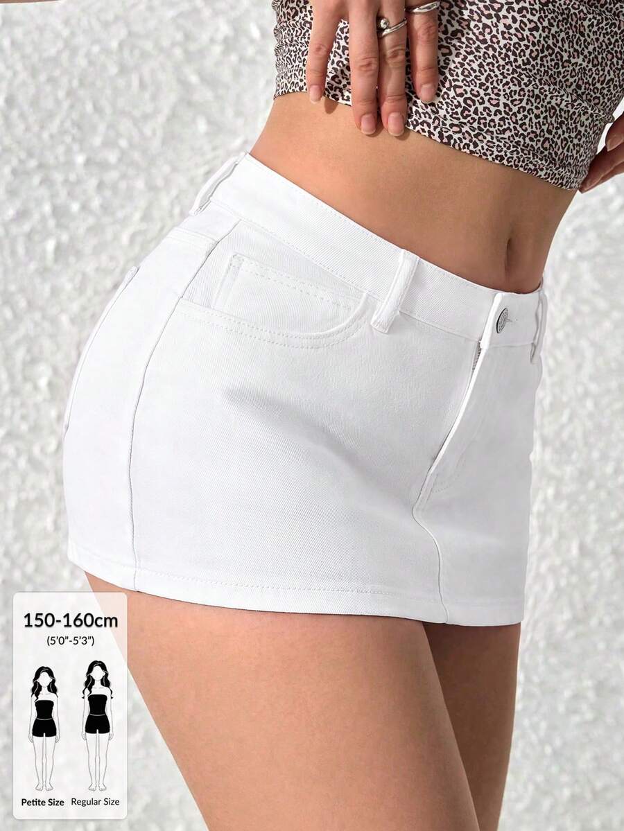 SHEIN PETITE تنورة جينز قصيرة بلون موحد مثيرة للنساء في الصيف - أبيض - مشاهدة 1