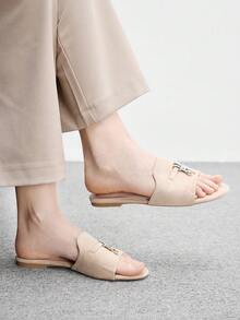 CUCCOO BIZCHIC 女款杏色麂皮紋理經典平底拖鞋，舒適百搭，適合夏季通勤與辦公穿著 - 杏色1 - 查看 3