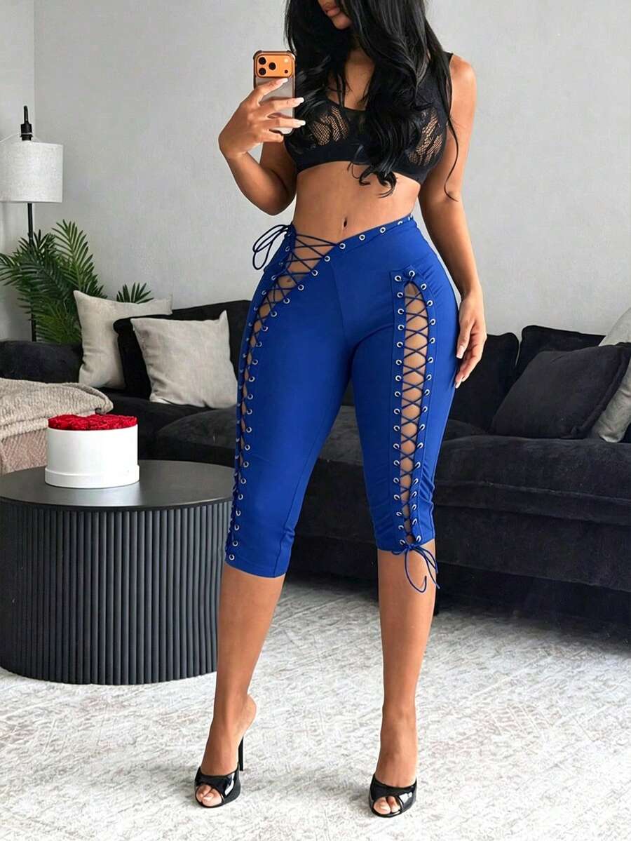 SHEIN BamGlam 2026夏季女款新款性感露背細肩帶設計,七英寸底褲,街頭風金屬孔飾,IN風緊身褲,皇家藍 - 藍色 - 查看 1