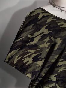 SHEIN ICON 女款大尺碼復古性感千禧風Y2K時尚個性簡約休閒街頭綠色迷彩露肩寬鬆T恤 - 彩色 - 查看 5