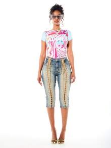 SUMWON WOMEN Floral Graphic Crop Slim Fit Tee With Baddies Front Print And 2002 Back Detail - Multicolor - View 3