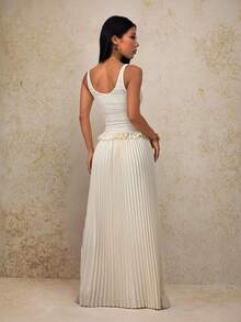 SHEIN PETITE New Slim Fit Elastic Fishbone Sexy Low Cut Pleated Dress With Lace Trim Decor Solid White Long Dress - Beige - View 2