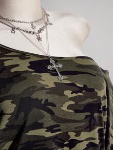 SHEIN ICON 女款大尺碼復古性感千禧風Y2K時尚個性簡約休閒街頭綠色迷彩露肩寬鬆T恤 - 彩色 - 查看 6