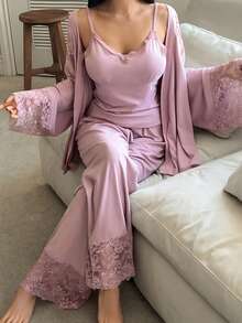 DAZY Bộ đồ ngủ nữ 3 món gồm áo choàng, áo hai dây và quần chắp vá ren, trang phục mùa thu và mùa đông - Màu tím hoa cà - Xem 4