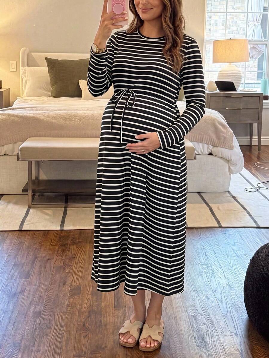 SHEIN فستان حمل أسود بياقة دائرية كاجوال يومي خريفي للتصوير الفوتوغرافي رسمي - الأسود - مشاهدة 1