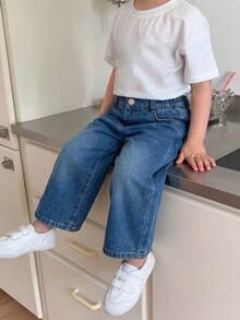 SHEIN 中性幼童兒童中藍漸層水洗破洞牛仔褲，四季休閒街頭風，雙彈力腰頭，寬鬆大寬腿版型，柔軟舒適優質棉牛仔面料，適合日常穿搭，可搭配T恤與衛衣，開學、學校、派對、外出，四季熱銷兒童垂墜寬腿牛仔褲 - 淺色水洗藍 - 查看 5
