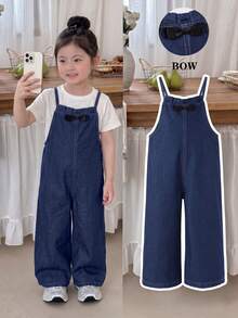 SHEIN Genkimix Kids Girls' Fashion Blue Denim Washed Overalls, Back-To-School Vintage Ruffle Bow Design, Exquisite Bow Decoration On Chest, Loose Straight Leg Fit, Soft And Comfortable Fabric - Dark Wash - View 9