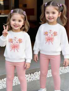SHEIN Playful Pals 嬰兒幼兒休閒日常可愛衛衣套裝，3D鉤編粉色與白色花朵蝴蝶結印花，透明俏皮上衣，針織底層，彈性刷毛布料，女嬰秋季套裝褲，適合日常休閒、度假、運動，可愛穿搭 - 粉色 - 查看 7
