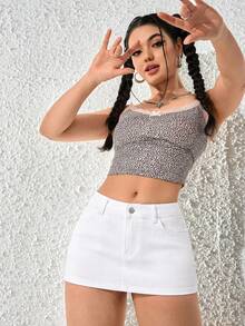 SHEIN PETITE تنورة جينز قصيرة بلون موحد مثيرة للنساء في الصيف - أبيض - مشاهدة 4
