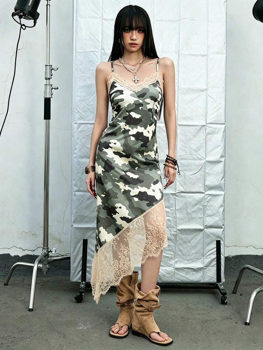 Rina Fox Y2K 迷彩性感蕾絲拼接細肩帶不對稱下擺洋裝 - 彩色 - 查看 1