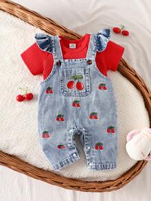 SHEIN Playful Pals 2件組女嬰可愛草莓刺繡圍兜褲，柔軟棉質藍色夏季親子套裝，休閒日常穿著 - 紅色 - 查看 8