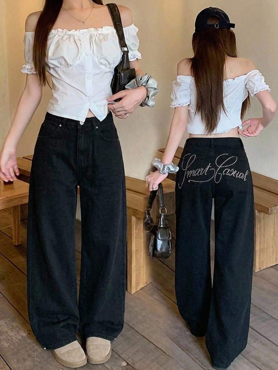 DAZY Jeans de mezclilla negros de pierna recta con decoración de letras de strass, botones sueltos y bajo con vuelta - Negro - Ver 1