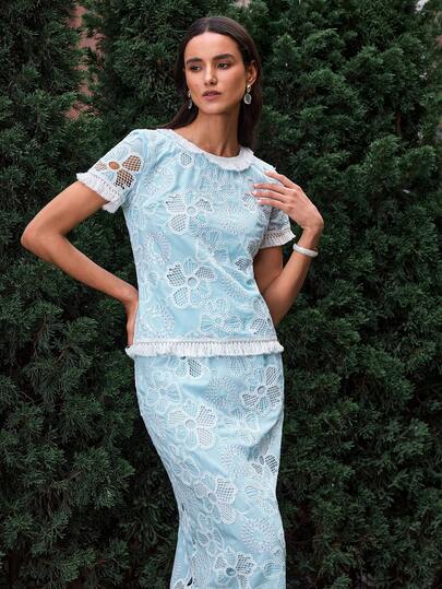 VOLUPTÉ CURVE 女款紋理刺繡度假風兩件套，寬鬆流蘇拼接上衣搭配H型後開衩裙，度假與旅行的時尚之選