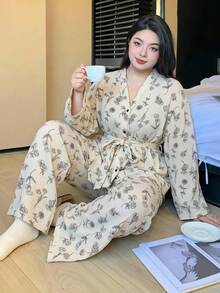 Dazy Plus 大尺碼女款花卉印花長袖單排扣上衣與長褲睡衣套裝 秋季 - 杏色 - 查看 4