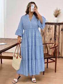 SHEIN CURVE+ 休閒優雅波希米亞風簡約藍白大尺碼洋裝 22W 度假商務款 2026 夏季秋冬 早午餐早晨穿搭 - 藍色 - 查看 6