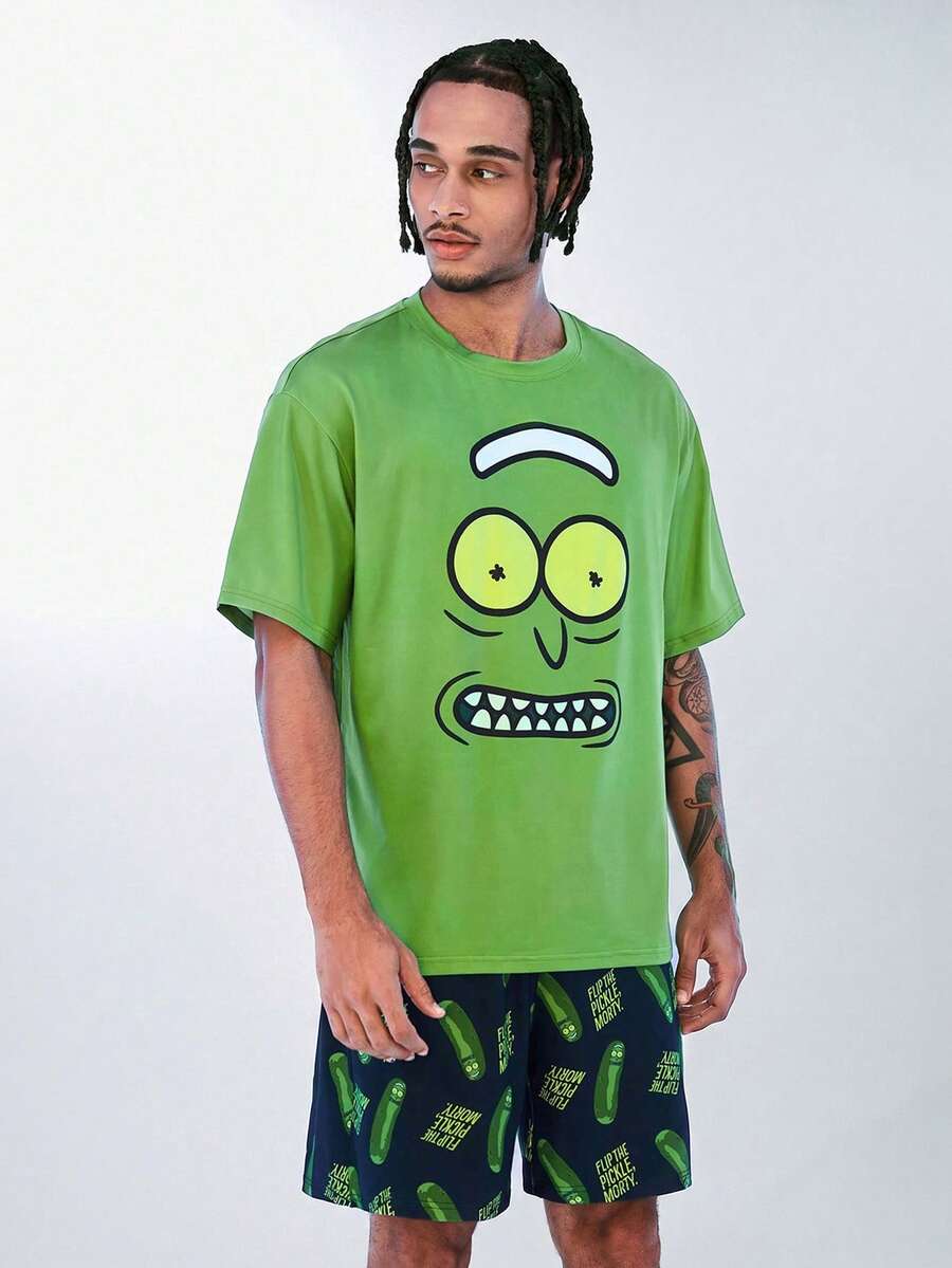 Rick and Morty X SHEIN 卡通图案圆领上衣和黑色短裤套装,男士夏季休闲家居服 - 綠色 - 查看 1