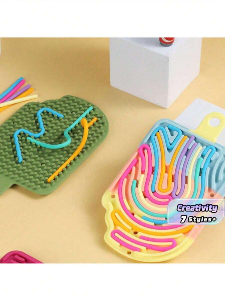 Painel de Atividade Sensorial com Tema de Sorvete, Brinquedo Busy Board para Crianças, Brinquedo Sensorial Multifuncional, Ideal para Presentes de Natal, Ano Novo, Aniversário, Mini Brinquedo para Desenvolver Habilidades Motoras Finas e Entretenimento, Multicolorido - Multicolorido - Visão 1