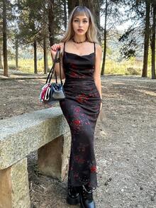 Fairycore ROMWE X Lorella 女款復古花卉圖案緊身洋裝，魚尾下擺與垂領設計，適合新年穿著 - 黑色 - 查看 2
