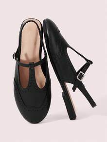 CUCCOO DOLLMOD Sandal Wanita, Gesper T Berukir, Ujung Bulat, Hak Datar, Gaya Retro, Cocok untuk Aktivitas Sehari-hari, Komuter, dan Kencan. - Hitam - View 1