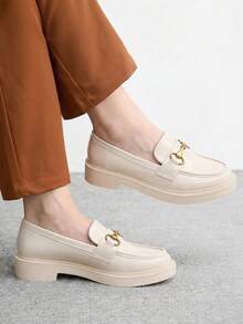 CUCCOO BIZCHIC Off-White 女款舒適通勤平底樂福鞋，適合戶外度假、購物、上班，日常百搭厚底平底女鞋 - 米白色 - 查看 4