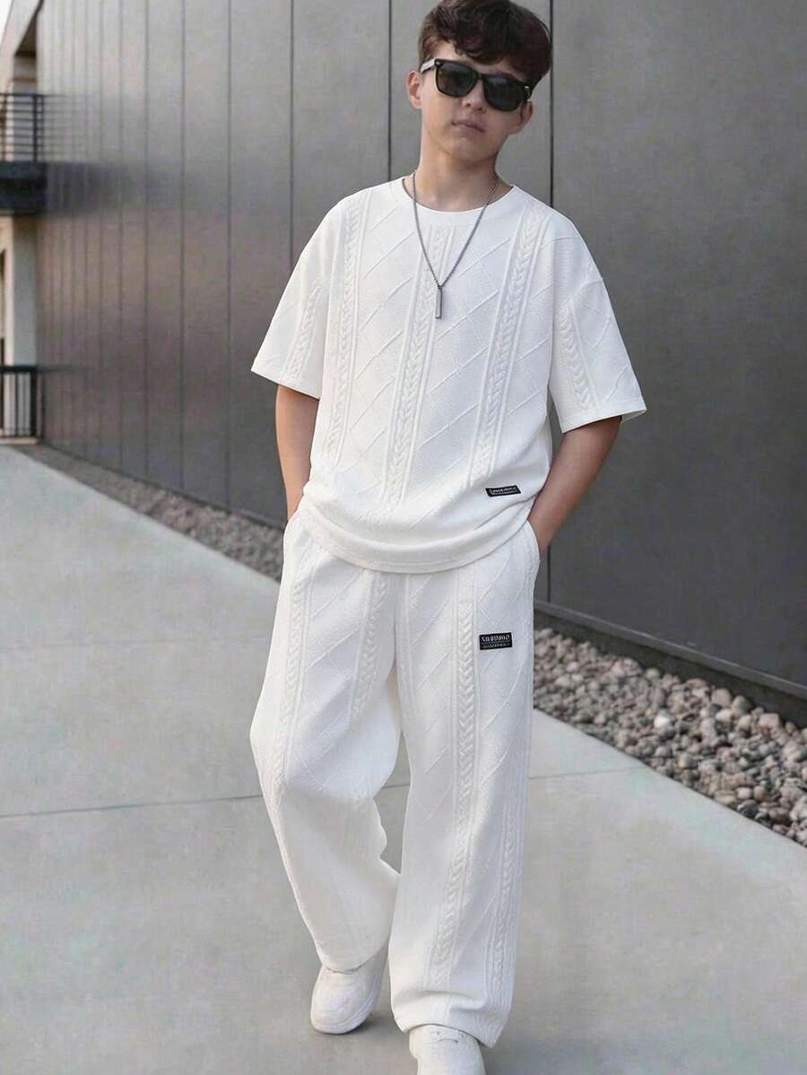 SHEIN 2件組 青少年男童韓系舒適貼布裝飾寬鬆圓領T恤與長版針織套裝