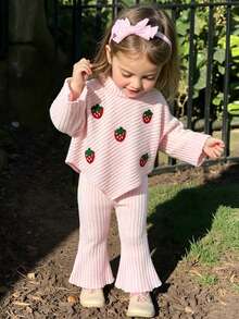 SHEIN Vintaside Kids 女嬰 0-3 歲秋季刺繡草莓羅紋針織長袖上衣與喇叭褲套裝，粉紅色，適合日常穿著，高領休閒日常穿搭 - 粉色 - 查看 4