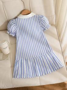 1件女童夏季藍白條紋學院風小馬刺繡泡泡短袖不對稱百褶 Polo 洋裝，適合學校、外出、春季旅行、公園遊玩、聚會、購物 - 藍色 - 查看 2
