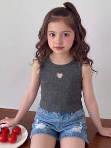 SHEIN Genkimix Kids 少女夏季镂空爱心刺绣时尚休闲无袖上衣，舒适百搭纯色背心 - 灰色 - 查看 3