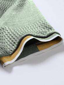 Manfinity Homme Men's Knitted Jacquard Solid Color Textured Gold Trim Ribbed T-Shirt - Green - View 5