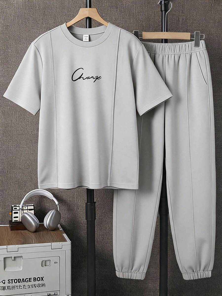 SHEIN 青少年男孩休閒極簡短袖圓領T恤與長褲套裝,適合夏季穿著,經典酷感配色拼接印花圖案 - 彩色 - 查看 1