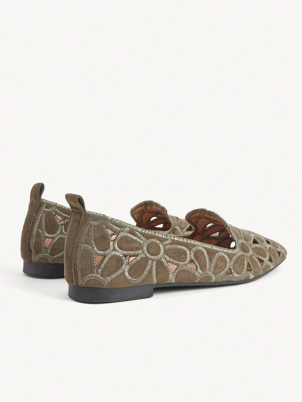 CUCCOO CHICEST Elegant Outdoor Square-Toed Loafers With Floral Embroidery Are Ideal For Summer Vacation, Spring/Summer, Spring Break, Easter And Christmas.