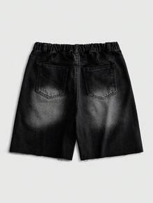 ROMWE MEN Street Life 青少年牛仔短褲 夏季新款 水洗磨邊 寬鬆版型 中長牛仔短褲 Y2K 龐克街頭風 印花休閒寬腿短褲 - 黑色 - 查看 2
