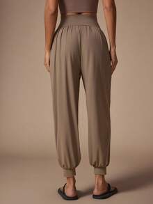 Nuvra Celana Jogger Kasual Wanita Warna Polos dengan Saku - Khaki - View 2