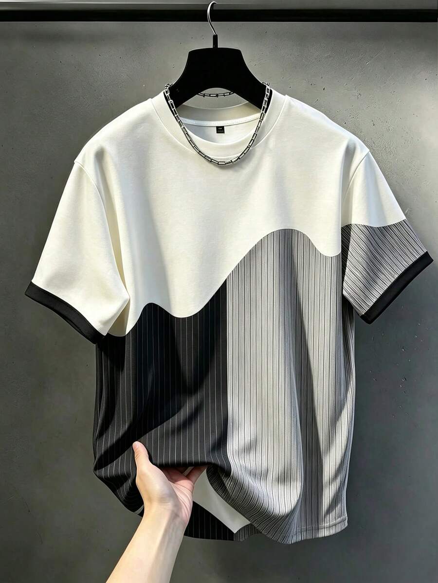 Manfinity Homme 男士休閒舒適上衣 大尺碼男士時尚T恤 男士優雅百搭上衣 - 彩色 - 查看 1