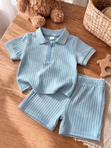 SHEIN Vintaside Kids 男嬰白色夏季休閒提花 Polo 領短袖上衣與短褲套裝，可愛學院風 - 藍色 - 查看 1