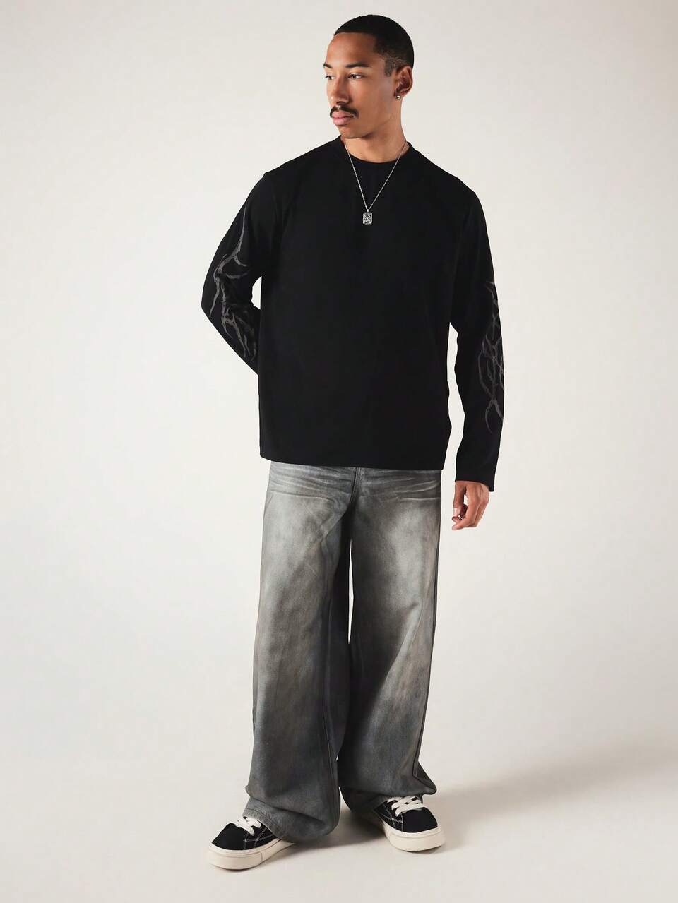 Gothic Logo Back Print Long Sleeve Crew Neck Oversized Tee With Sleeve Graphic Fall Winter Essential
