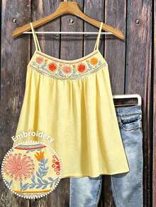 SHEIN LUNE CURVE 大尺碼女款刺繡花卉荷葉邊下擺百褶胸前休閒度假風細肩帶背心上衣 - 黃色 - 查看 6
