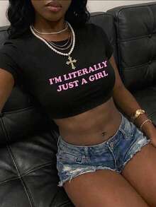 Fiercella Fiercella 女士“我真的只是个女孩”短款上衣，带标语印花和修身版型“我真的只是个女孩”图案 T 恤女士上衣 - 黑色 - 查看 1