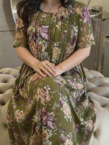 Al Najma Plus Size Women Floral Print Ruched Short Sleeve Arabic Style Dress - Multicolor - View 1