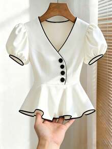 SHEIN Franclia 女士夏季V领撞色领口泡泡袖衬衫，松紧腰身设计。黑白梭织面料，优雅时尚，适合通勤和日常穿着。拉链上衣女式连衣裙，泡泡袖上衣，优雅连衣裙，白色连衣裙配黑色滚边，法式风格衬衫，女士衬衫，新款优雅现代护士装S3433，女装最新款上衣，新款高品质连衣裙，荷叶边上衣，白色衬衫配黑色滚边，女士泡泡袖上衣，V领纽扣上衣，泡泡袖上衣，荷叶边上衣。 - 黑與白 - 查看 1