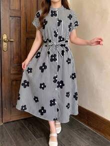 SHEIN 一件式少女夏季休闲时尚经典舒适短袖连衣裙，粉色条纹立领短袖中长宽松衬衫裙，开衩下摆配腰带，适合日常穿着、购物、度假等场合。 - 黑色 - 查看 1
