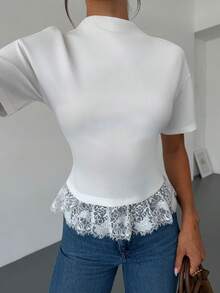 Firerie Camiseta de mujer de color liso con cuello alto, manga corta, dobladillo de encaje y patchwork - Blanco - Ver 6