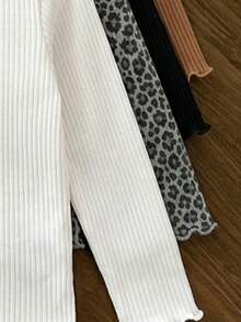 Envío aleatorio de 2 de 4 camisetas de capa base para niña con cuello semi alto, manga larga y ribete con volantes, de punto acanalado en color liso y estampado de leopardo, conjunto casual de otoño - Multicolor - Ver 5