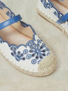 Styleloop Fashion Blue Embroidery Hollow Building Color Hemp Rope Bottom Women's Flat Sole Shoes Comfortable And Breathable Commuting Suitable For Outdoor Vacat - Blue - View 8