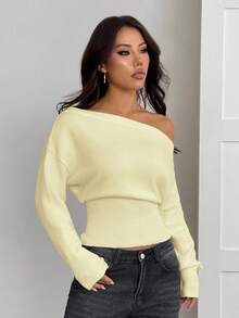 SHEIN PETITE كنزة صوفية فضفاضة بتصميم زهور ثلاثية الأبعاد وكتف غير متماثل باللون البيج، رومانسية للخريف/الشتاء - أصفر فاتح - مشاهدة 6