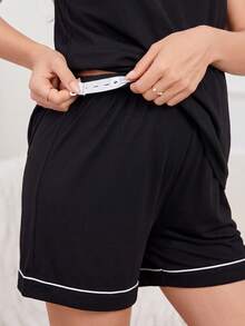 Moonlight&Mama Setelan Pakaian Santai Wanita Kasual 3 Potong: Celana Pendek Camisole Bordir Huruf + Jubah - Hitam - View 6