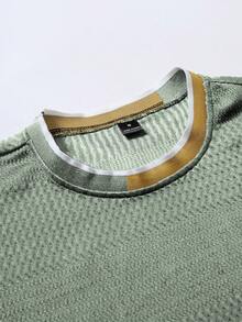 Manfinity Homme Men's Knitted Jacquard Solid Color Textured Gold Trim Ribbed T-Shirt - Green - View 4