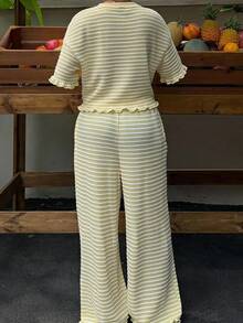 SHEIN EZwear 條紋休閒大尺碼女款短袖T恤與抽繩腰長褲套裝 - 彩色 - 查看 3