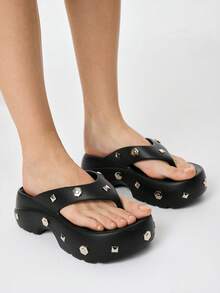 Black + screw rivets
